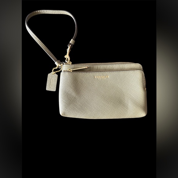 Coach sage green Wristlet - Picture 1 of 4